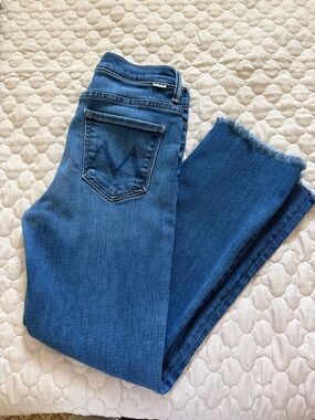 MOTHER The Insider Ankle Fray Jeans - in Sweet Lime